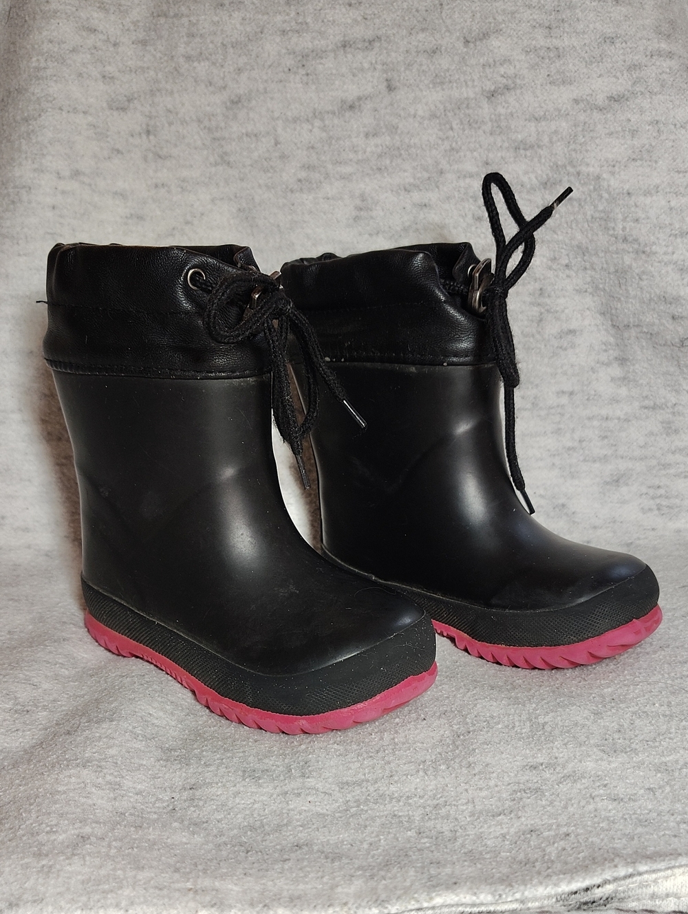 L.A. Gear Kids Black Rain & Snow Boots with Pink Soles